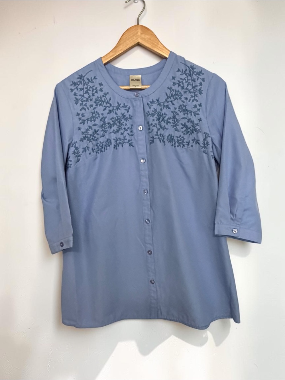 Blair Women's Blue Embroidered Button Down Tunic Blouse Size Small 3/4 Sleeve